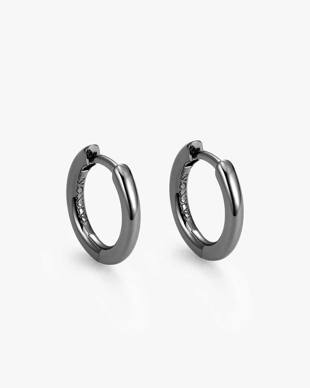 Thin_Hoop_Earrings_Black_View1_Shopify_Tall_5b095286-3b45-4750-ba6e-76aa844a5268